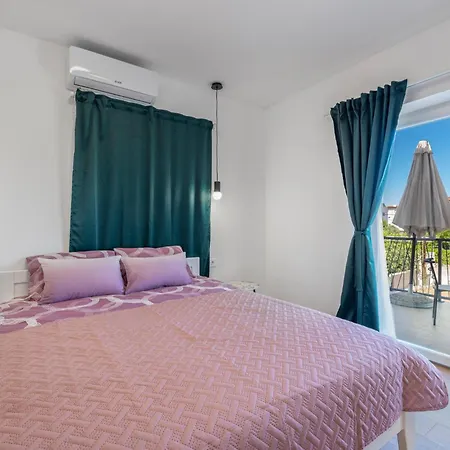 Ferienhaus Awesome In With Kitchen Pirovac