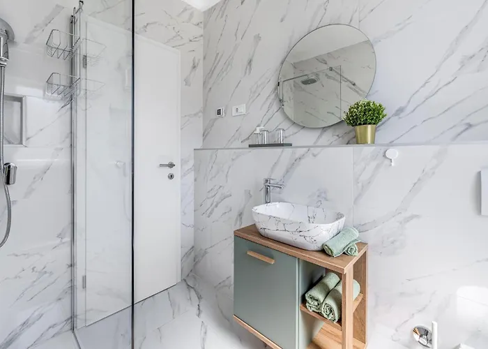 Dom wakacyjny Awesome In With Kitchen Pirovac