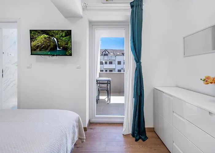 בית נופש Awesome In With Kitchen פירובאץ