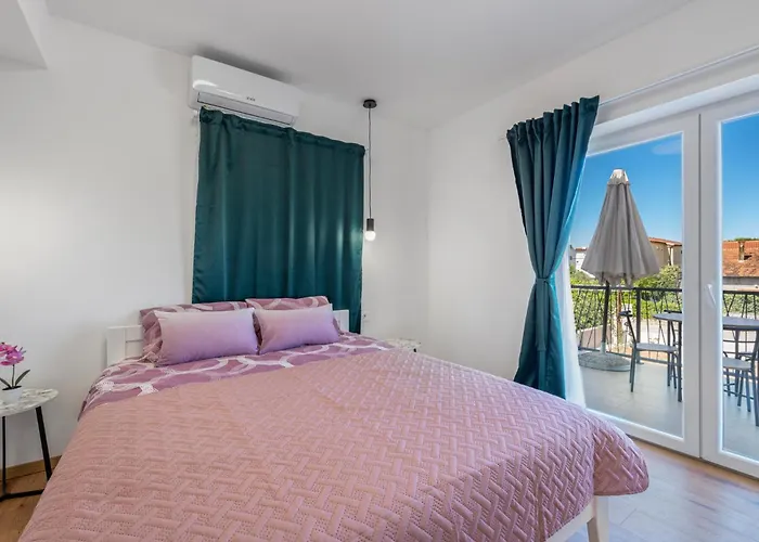 בית נופש Awesome In With Kitchen פירובאץ