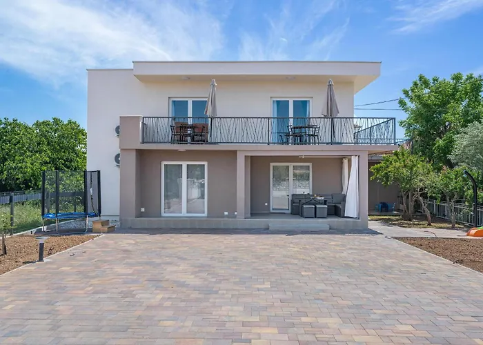 Awesome In With Kitchen Dom wakacyjny Pirovac